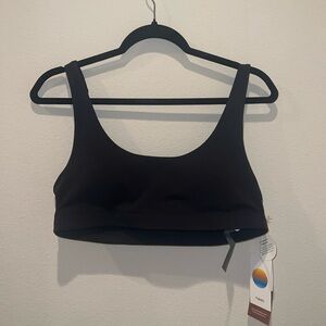 2129. NWT Vuori Daily Bra